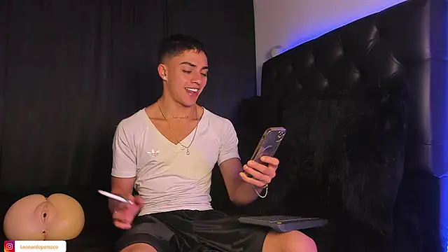 James1lee  online show from 02/15/25, 03:31