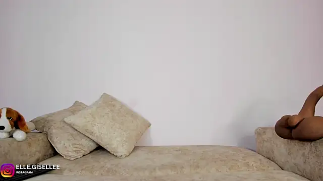 ElleGisellee online show from 01/15/25, 05:19