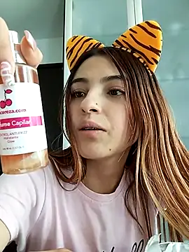 Snapshot of sofiarouge chatting on 03/08/25, 07:42 sofiarouge online show from 03/08/25, 07:42