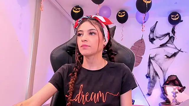 Snapshot of sofiarouge chatting on 10/20/25, 07:36 sofiarouge online show from 10/20/25, 07:36