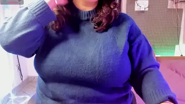 Snapshot of Gulabi_Queen chatting on 12/05/24, 05:06 Gulabi Queen online show from 12/05/24, 05:06