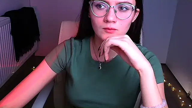 Snapshot of Josephine_jo chatting on 12/20/24, 10:22 Josephine jo online show from 12/20/24, 10:22