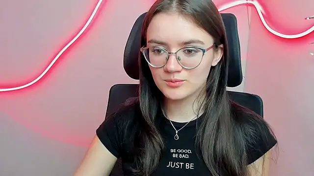 Snapshot of Josephine_jo chatting on 03/22/25, 12:35 Josephine jo online show from 03/22/25, 12:35