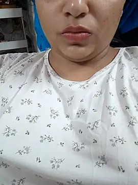 Myloveurvi online show from 06/12/26, 07:35