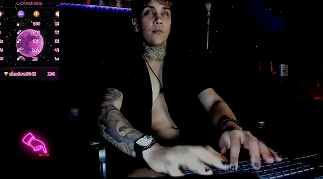 Snapshot of ZhoeStrong chatting on 03/01/25, 01:00 ZhoeStrong online show from 03/01/25, 01:00