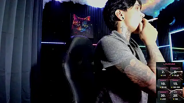 Snapshot of ZhoeStrong chatting on 11/09/25, 07:50 ZhoeStrong online show from 11/09/25, 07:50