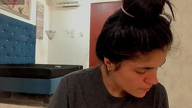 sofiaclauss online show from 02/06/25, 09:11