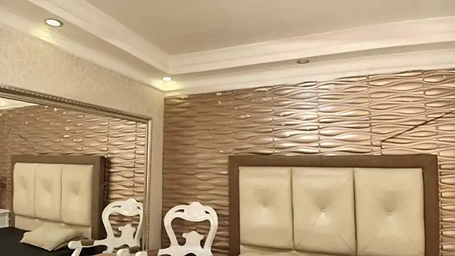 sofiaclauss online show from 10/23/25, 07:56