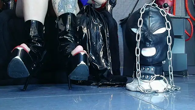 Snapshot of LusstCruella chatting on 03/22/25, 05:31 LusstCruella online show from 03/22/25, 05:31