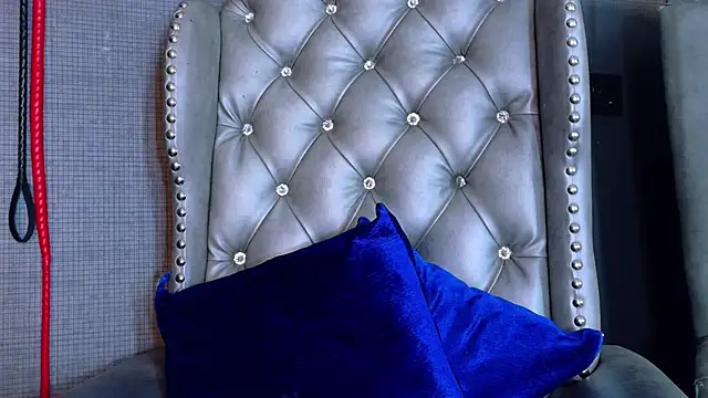 Snapshot of LusstCruella chatting on 10/07/25, 06:38 LusstCruella online show from 10/07/25, 06:38