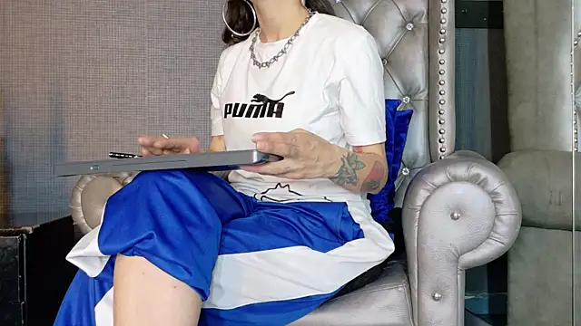 Snapshot of LusstCruella chatting on 10/19/25, 03:56 LusstCruella online show from 10/19/25, 03:56