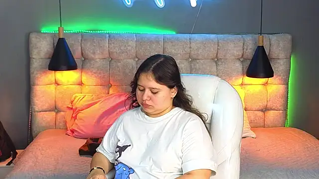 Laia and Aloby online show from 01/09/25, 03:34