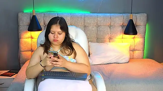 Laia and Aloby online show from 01/17/25, 03:32