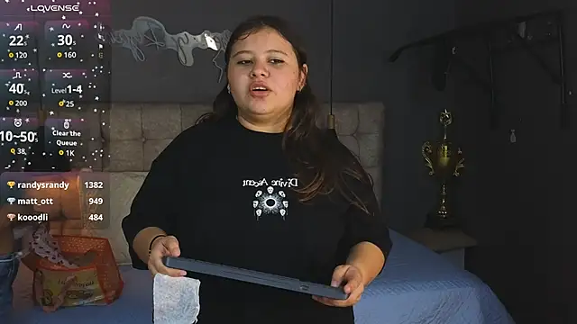 Laia and Aloby online show from 11/01/25, 10:23