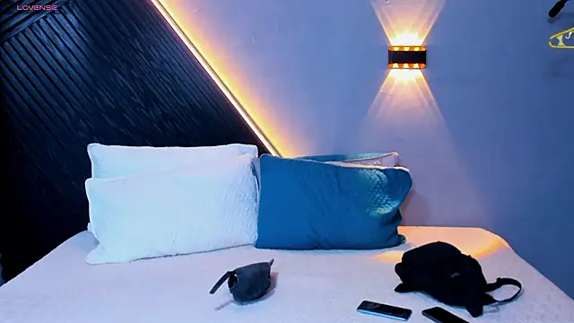 Laia and Aloby online show from 03/18/26, 10:13