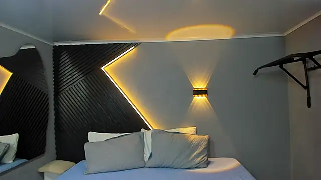 Laia and Aloby online show from 03/31/26, 10:10