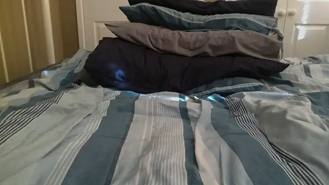 Snapshot of midlandsforfun chatting on 03/04/25, 01:49 midlandsforfun online show from 03/04/25, 01:49