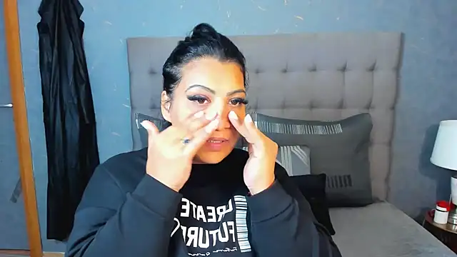 AmyCubes online show from 10/08/25, 04:26