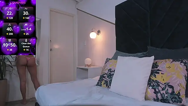 melaniee jones online show from 12/12/24, 06:10