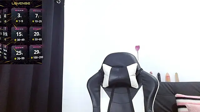 Snapshot of Kiara-Rider chatting on 09/28/25, 05:07 Kiara-Rider online show from 09/28/25, 05:07