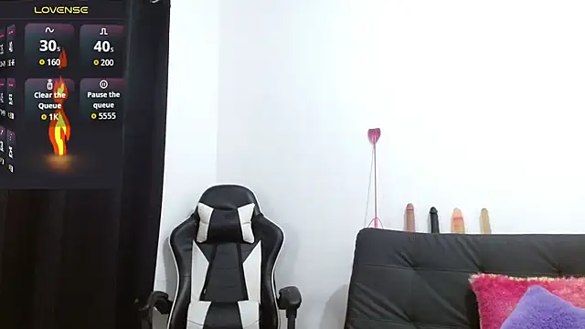 Snapshot of Kiara-Rider chatting on 11/15/25, 07:10 Kiara-Rider online show from 11/15/25, 07:10