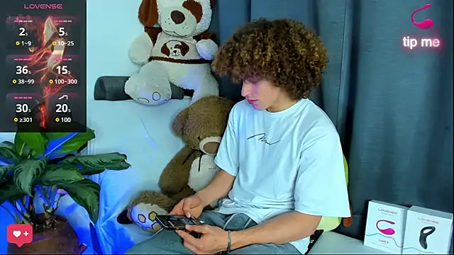 Snapshot of All3ssandr0 chatting on 03/06/25, 04:41 All3ssandr0 online show from 03/06/25, 04:41