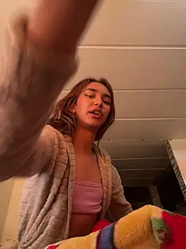 Snapshot of Nikol_Rang__ chatting on 02/09/25, 06:58 Nikol Rang online show from 02/09/25, 06:58