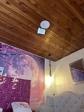 Snapshot of Nikol_Rang__ chatting on 02/25/25, 04:03 Nikol Rang online show from 02/25/25, 04:03