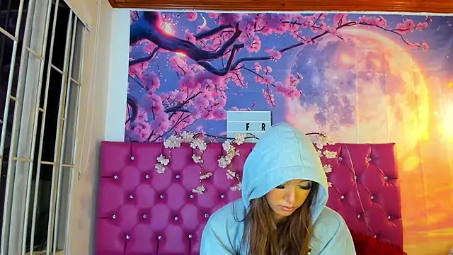 Snapshot of Nikol_Rang__ chatting on 02/25/25, 10:15 Nikol Rang online show from 02/25/25, 10:15