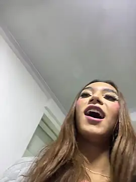 Snapshot of Nikol_Rang__ chatting on 03/05/25, 04:02 Nikol Rang online show from 03/05/25, 04:02