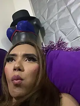 Snapshot of Nikol_Rang__ chatting on 03/11/25, 07:04 Nikol Rang online show from 03/11/25, 07:04