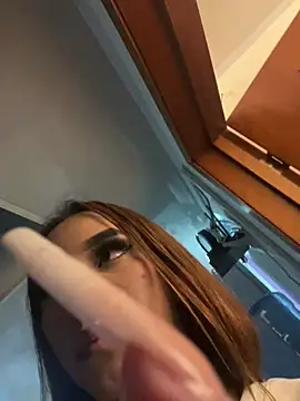 Snapshot of Nikol_Rang__ chatting on 03/15/25, 04:13 Nikol Rang online show from 03/15/25, 04:13