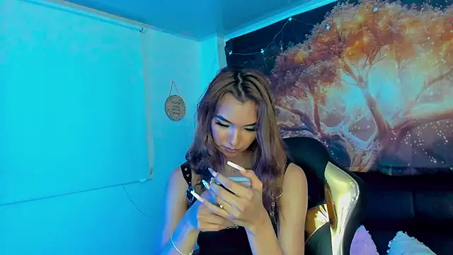 Snapshot of Nikol_Rang__ chatting on 03/20/25, 03:23 Nikol Rang online show from 03/20/25, 03:23