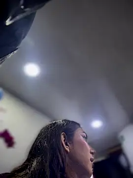 Snapshot of Nikol_Rang__ chatting on 09/10/25, 10:10 Nikol Rang online show from 09/10/25, 10:10