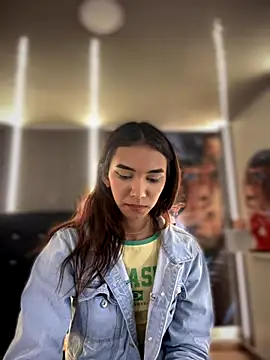 Snapshot of Nikol_Rang__ chatting on 09/11/25, 07:58 Nikol Rang online show from 09/11/25, 07:58