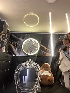 Snapshot of Nikol_Rang__ chatting on 09/29/25, 06:35 Nikol Rang online show from 09/29/25, 06:35