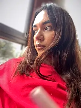 Snapshot of Nikol_Rang__ chatting on 10/05/25, 04:05 Nikol Rang online show from 10/05/25, 04:05