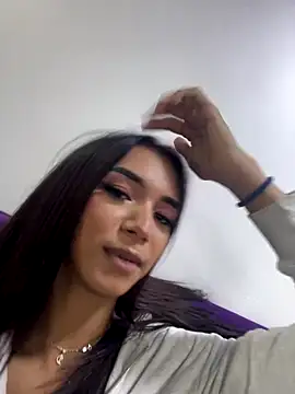 Snapshot of Nikol_Rang__ chatting on 11/05/25, 06:30 Nikol Rang online show from 11/05/25, 06:30