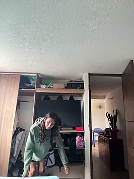 Snapshot of Nikol_Rang__ chatting on 11/19/25, 02:50 Nikol Rang online show from 11/19/25, 02:50