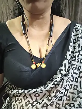 Snapshot of bhuvana555 chatting on 06/15/26, 05:15 bhuvana555 online show from 06/15/26, 05:15