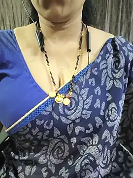 Snapshot of bhuvana555 chatting on 06/22/26, 05:21 bhuvana555 online show from 06/22/26, 05:21