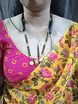 Snapshot of bhuvana555 chatting on 07/09/26, 05:17 bhuvana555 online show from 07/09/26, 05:17