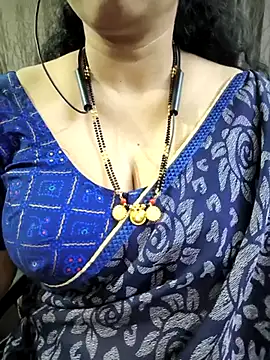 Snapshot of bhuvana555 chatting on 07/12/26, 05:04 bhuvana555 online show from 07/12/26, 05:04