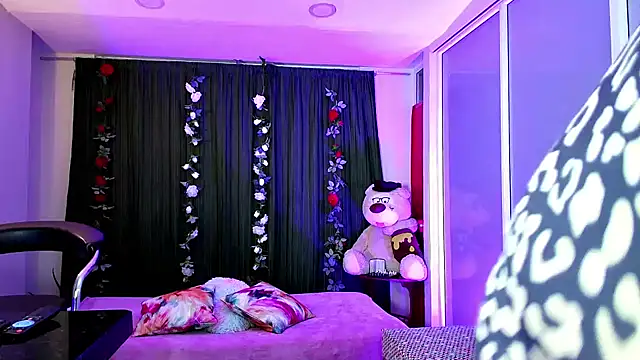 oriana thomson2 online show from 02/10/25, 05:36