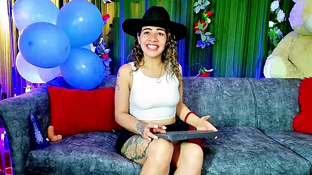 oriana thomson2 online show from 02/24/25, 03:33