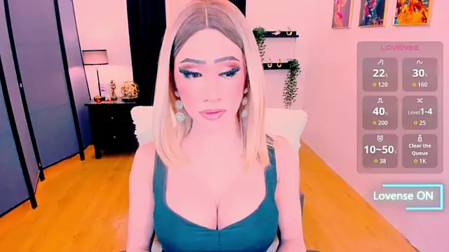 Snapshot of TwittyGirL9inch_exotic chatting on 09/28/25, 01:00 TwittyGirL9inch exotic online show from 09/28/25, 01:00