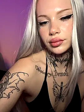 Snapshot of Julamayana chatting on 10/10/25, 05:56 Julamayana online show from 10/10/25, 05:56