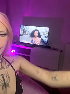 Snapshot of Julamayana chatting on 10/27/25, 06:23 Julamayana online show from 10/27/25, 06:23