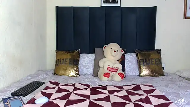 quenliyasa online show from 10/01/25, 07:14