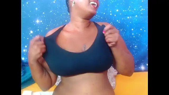 Snapshot of 2Sweetysmile chatting on 03/06/25, 10:09 2Sweetysmile online show from 03/06/25, 10:09